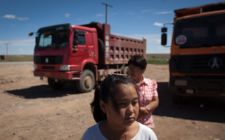 美双管齐下 专家：中共藉稀土威胁适得其反