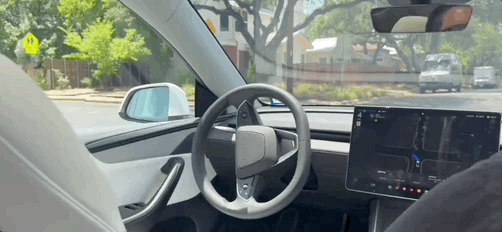 特斯拉Robotaxi上路首日：L2升维路线被盛赞