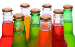 研究：玻璃瓶装饮料微塑料含量高于塑料瓶