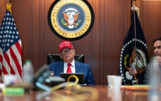 川普轰炸伊朗核设施 专家：对中俄隔山震虎