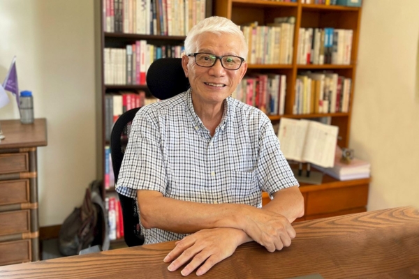 《共产世界大历史》一书作者吕正理（明慧网）
