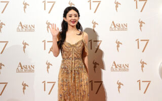 赵丽颖带儿子逛街遭偷拍 吁别将镜头对准孩子
