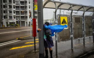 组图：台风桦加沙逼近 香港发十号风球示警