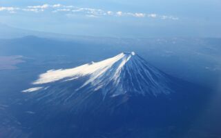 日本102岁人瑞登上富士山 刷新世界纪录