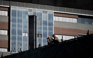 农民工要求日结工资 政府盘剥 老板也难做