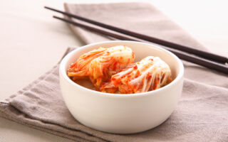 研究人员找到让你吃泡菜的另一个理由