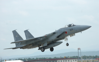 中共军机两度对日军机雷达照射 专家：严重挑衅